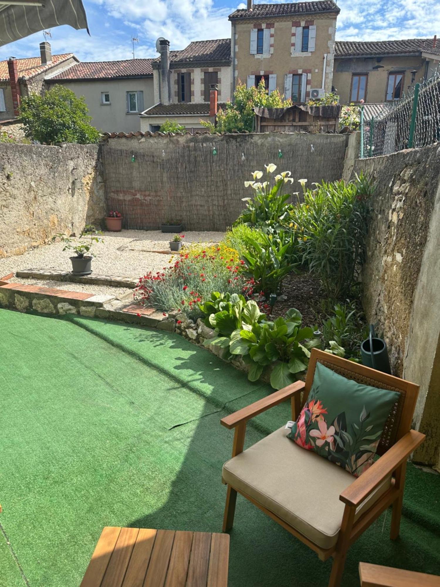 Appartement en rez de jardin tout équipé Fleurance Exterior foto